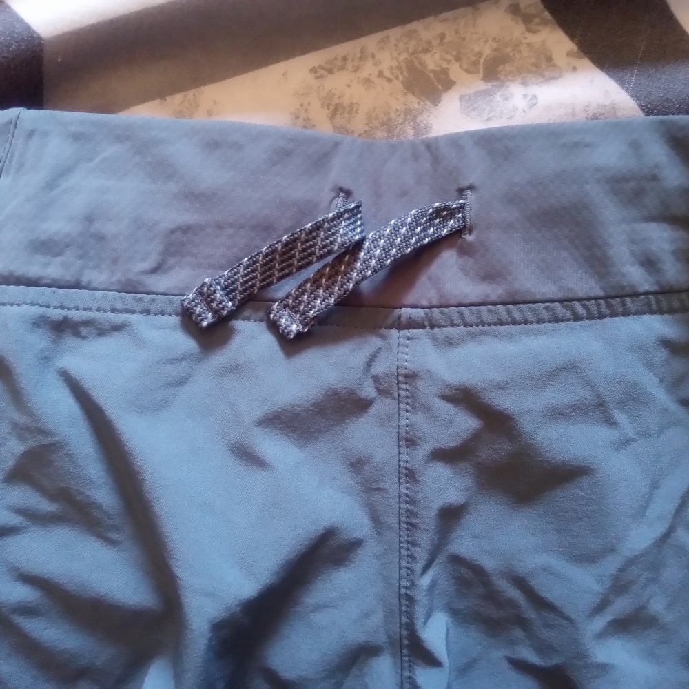 Patagonia Women's Nine Trails Shorts - 4"  color Plume Grey. - Picture 3 of 10
